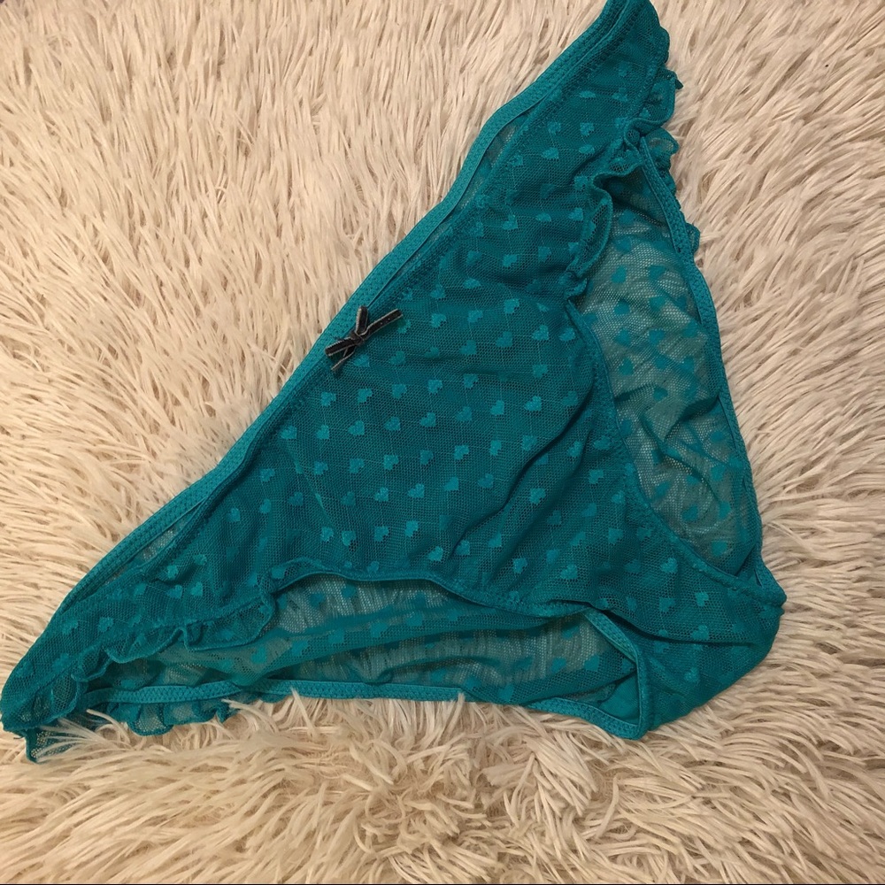 NWT Undiz back lace (hearts) panties